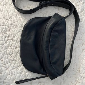 HOBO Navy LEATHER shoulder bag